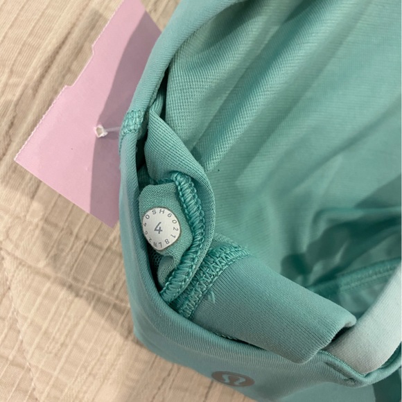 blue lululemon energy bra - Picture 3 of 3